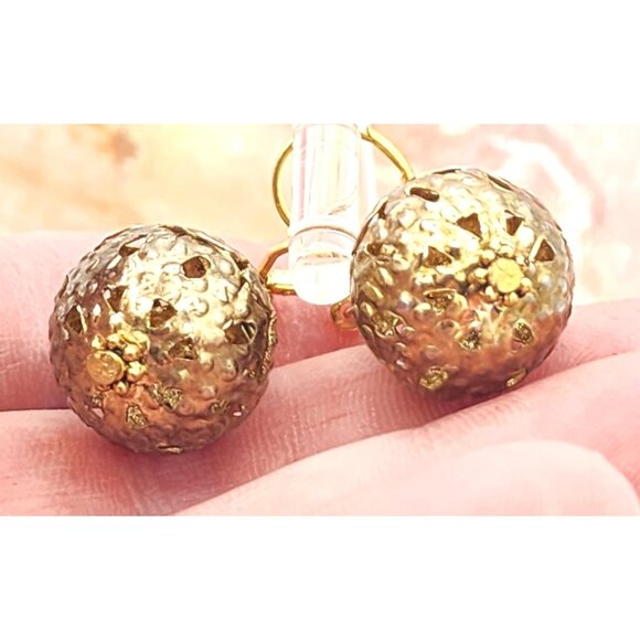 Vintage Filigree Gold Tone Leaf Embellished Bauble Medieval Lever Back Earrings - Picture 4 of 5